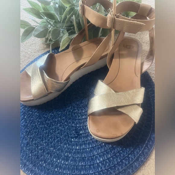 UGG TIPTON METALLIC GOLD - Picture 2 of 4